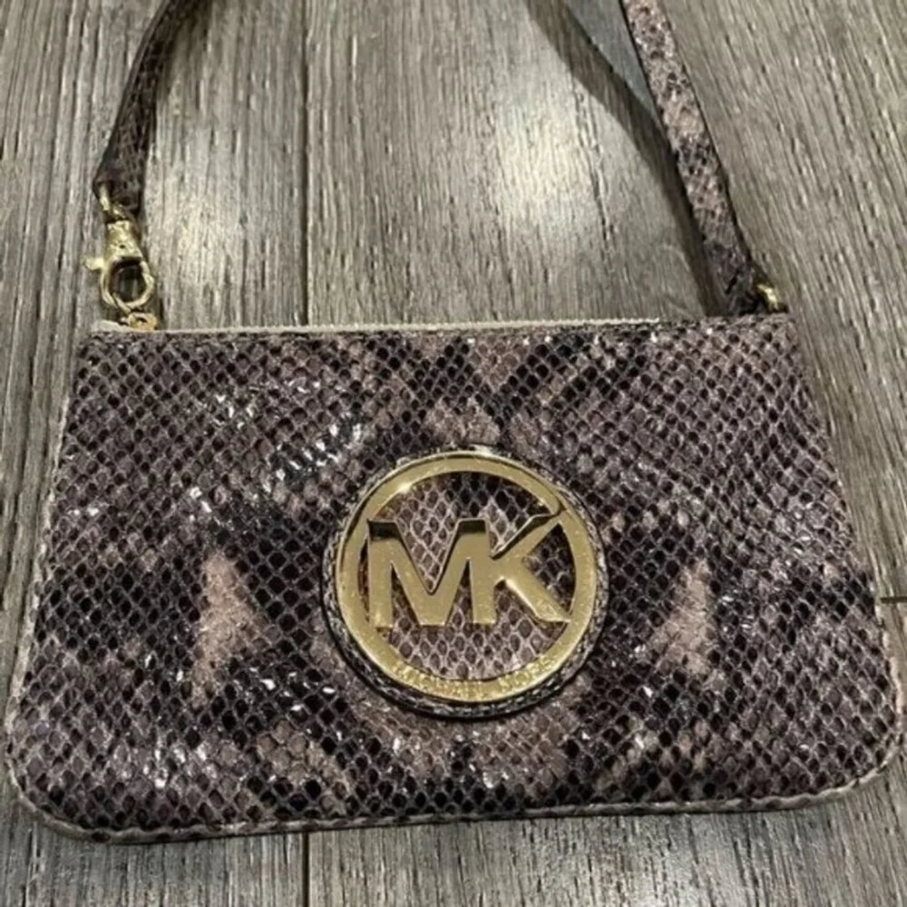 Vintage Y2K Michael Kors Snakeskin Print Wristlet with Gold Hardware